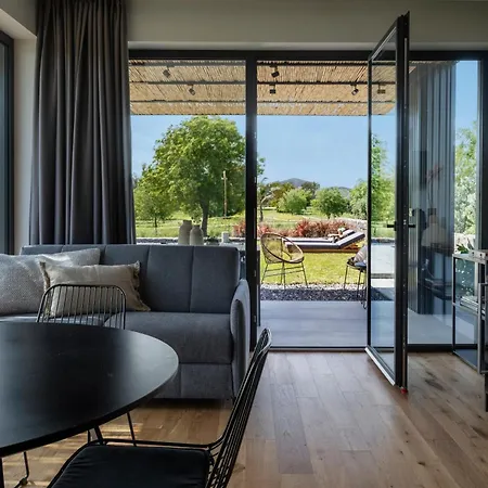 Scorzamara Country * Villasmundo